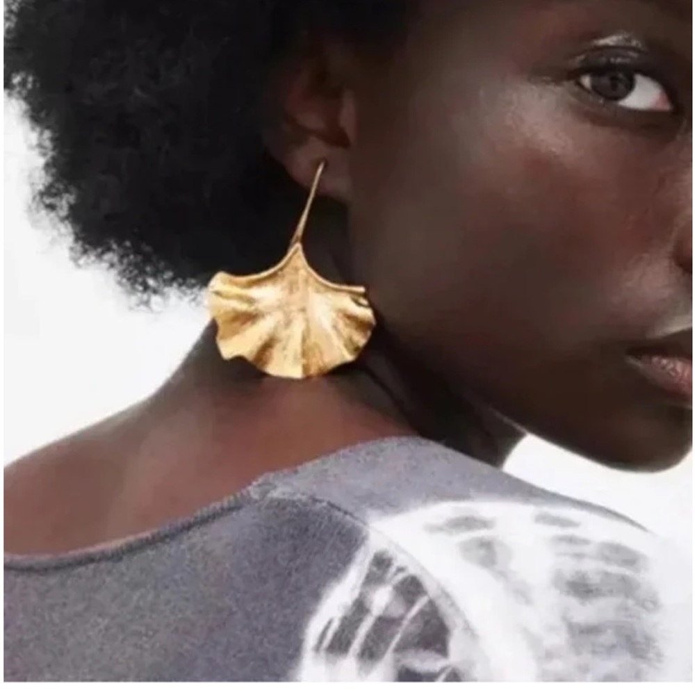 Anthropologie Textured Ginkgo Gold Leaf Earrings NWOT